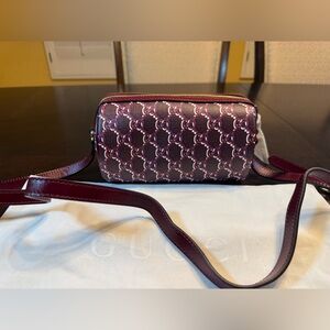 New Authentic Gucci GG Supreme Shadow Logo Shoulder Bag